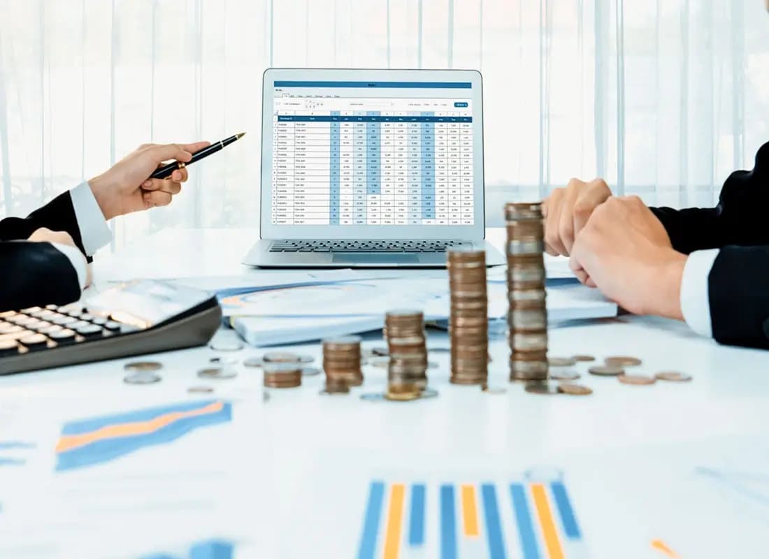 Financial capital funds and payroll planning at restaurant office